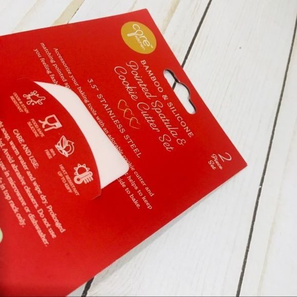 Bamboo & Silicone Love Spatula and Cookie Cutter 2pc Set - Picture 2 of 5